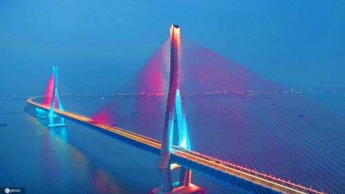 滬通長(zhǎng)江大橋通車(chē)，全球最大跨度公鐵兩用斜拉橋鑄就交通新地標(biāo)